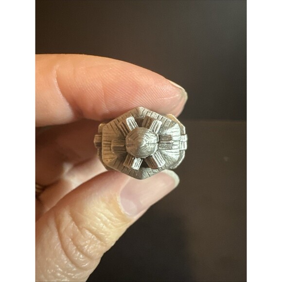 Vintage Pewter Thimble Souvenir; Chesapeake Bay, VA; Lighthouse - Picture 9 of 9